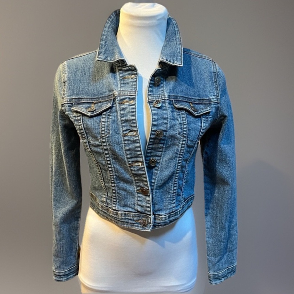 Love, culture size, small cropped denim blue Jean jacket